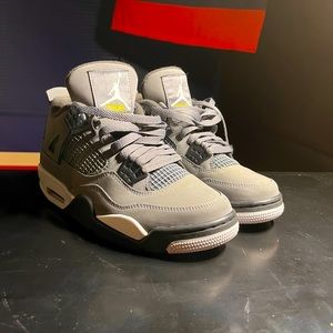 Jordan 4’s Cool Grey Size 7